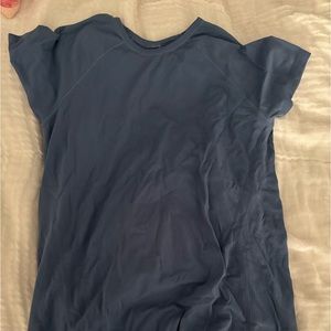 super comfy athletic t-shirt!!